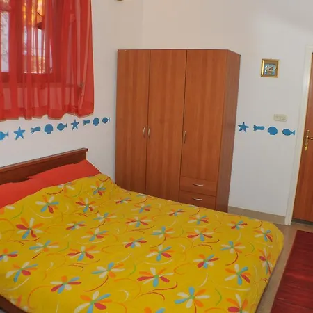 Apartament Finida *